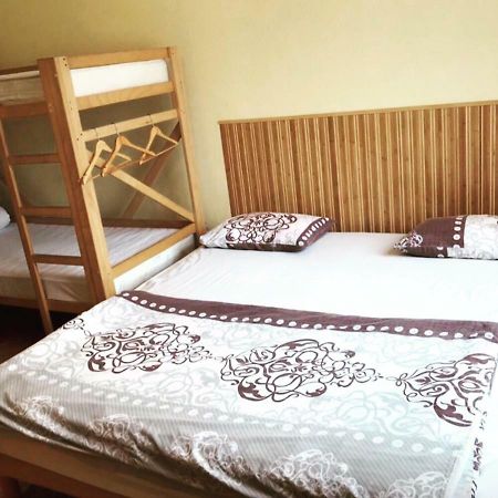 Like Hostel TTchernivtsi Extérieur photo