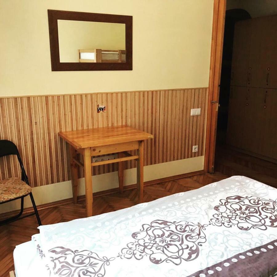 Like Hostel TTchernivtsi Extérieur photo